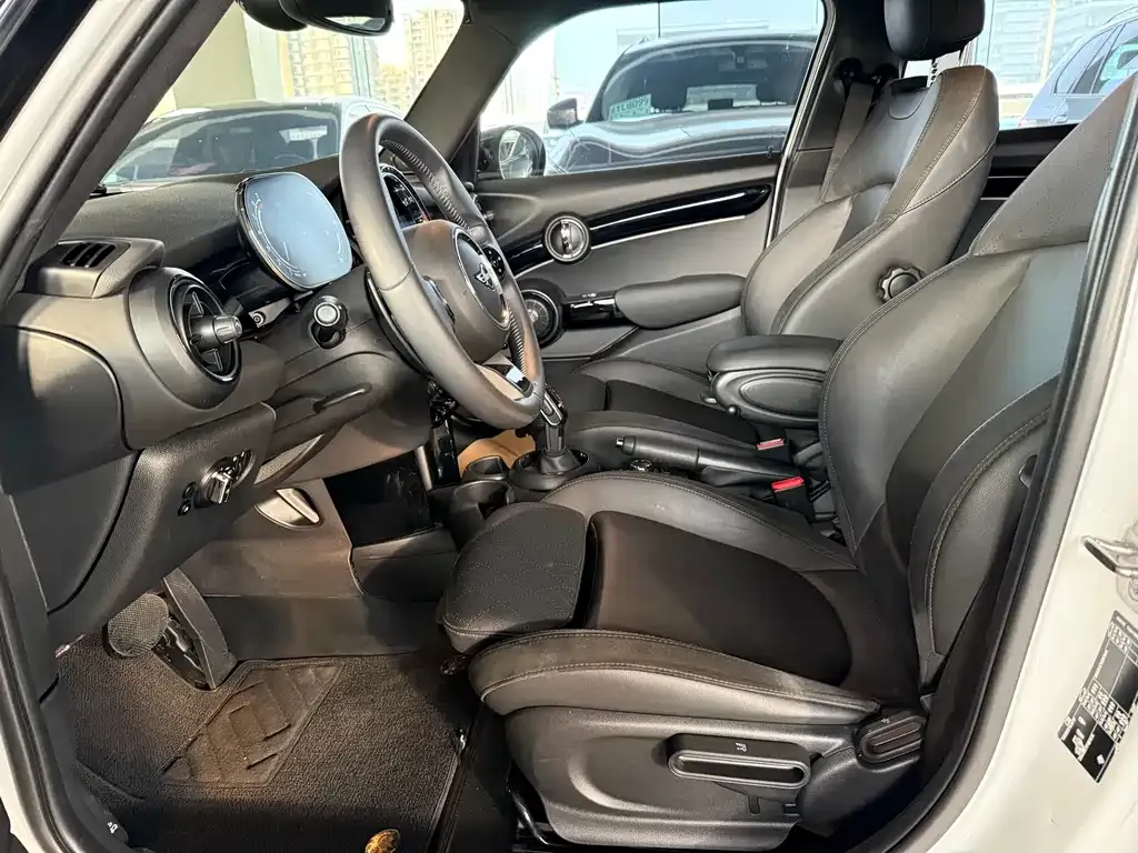 MINI Cooper (3-door) 2023 из CN, фото 8