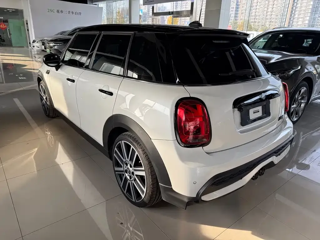 MINI Cooper (3-door) 2023 из CN, фото 4