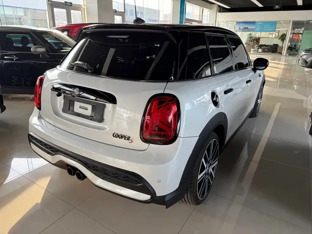 MINI Cooper (3-door) 2023 из CN, фото 6