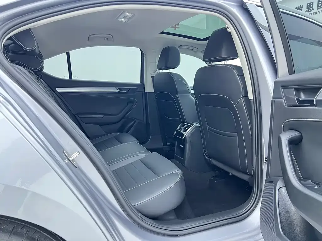 Skoda Superb 2021 из CN, фото 10