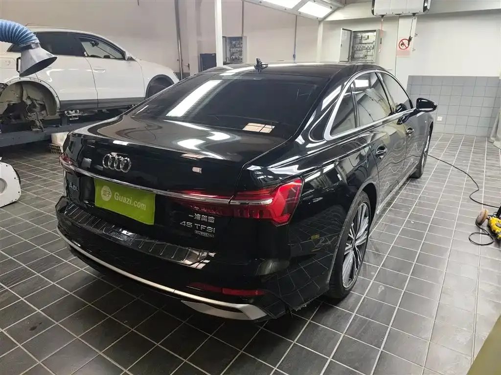 Audi A6L 2024 из CN, фото 8