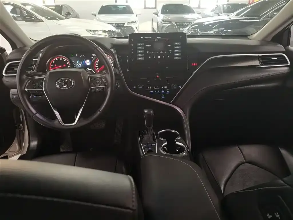 Toyota Camry 2022 из CN, фото 10