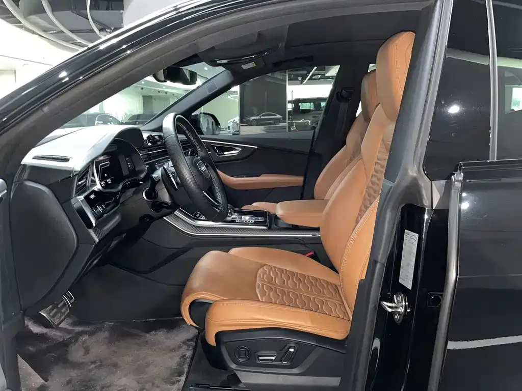 Audi RS Q8 2022 из CN, фото 8