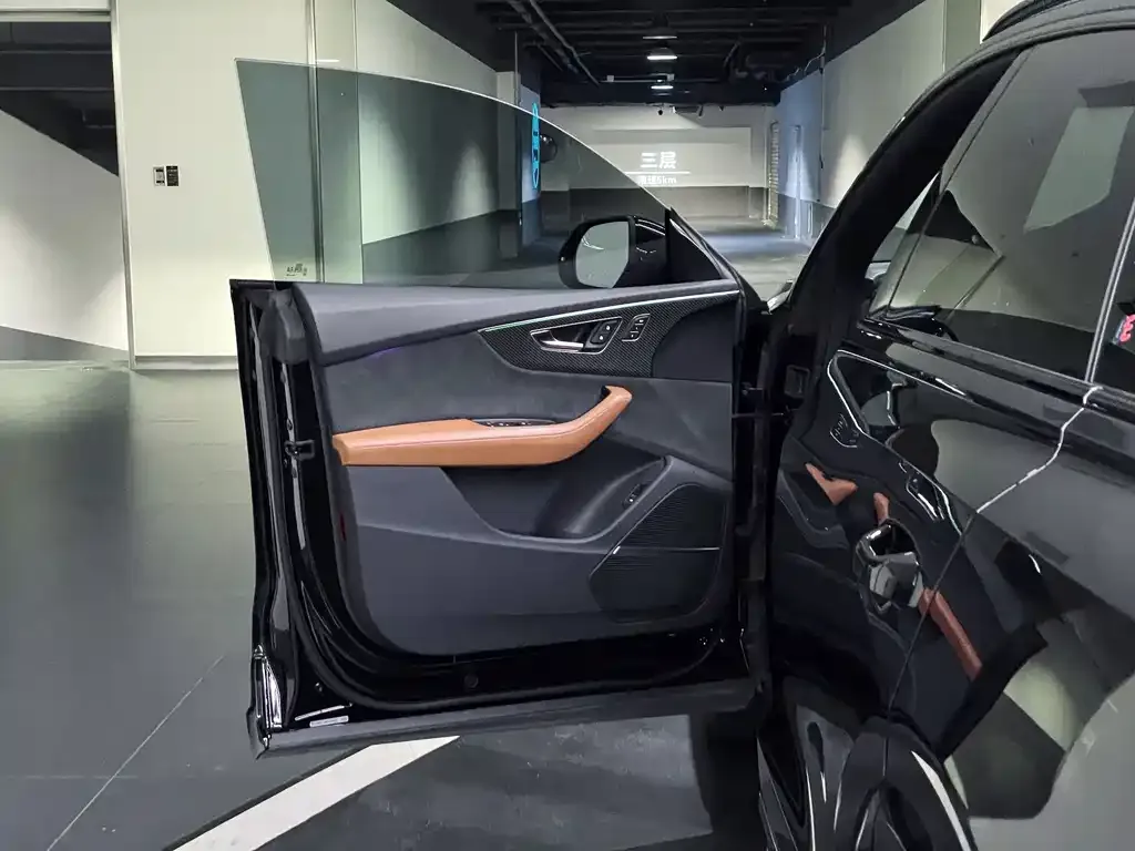 Audi RS Q8 2022 из CN, фото 4