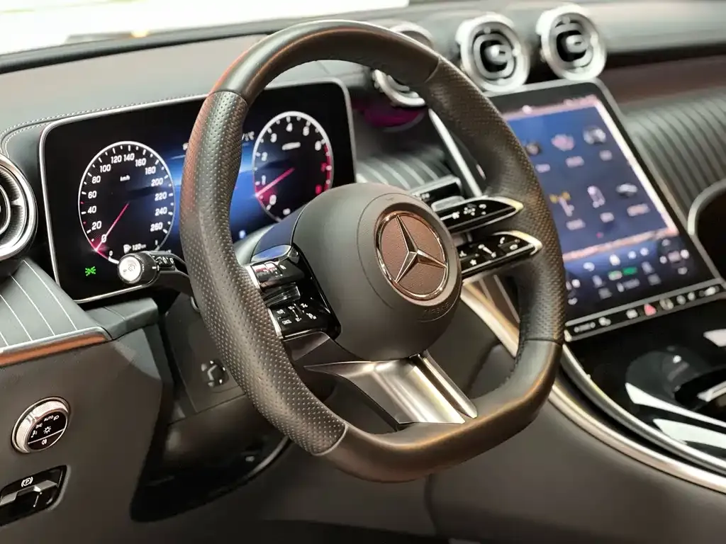 Mercedes-Benz GLC — фото 9