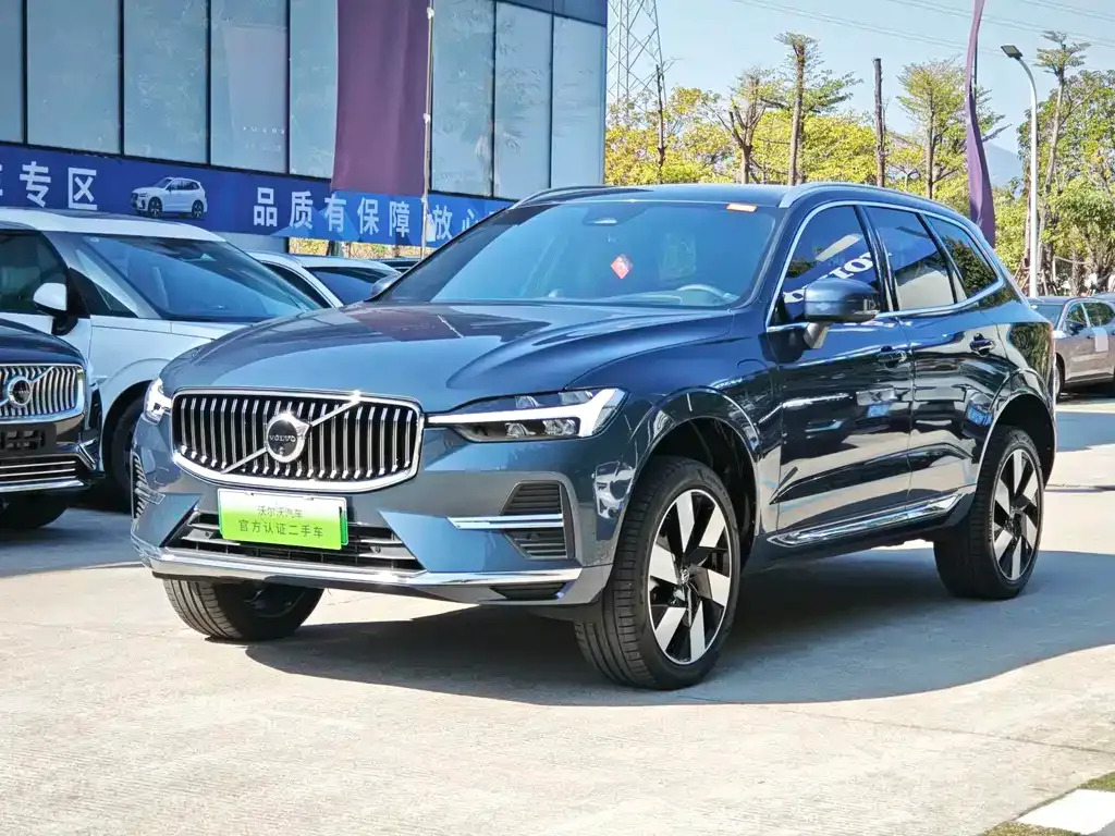 Volvo XC60 PHEV 2024 из CN, фото 1