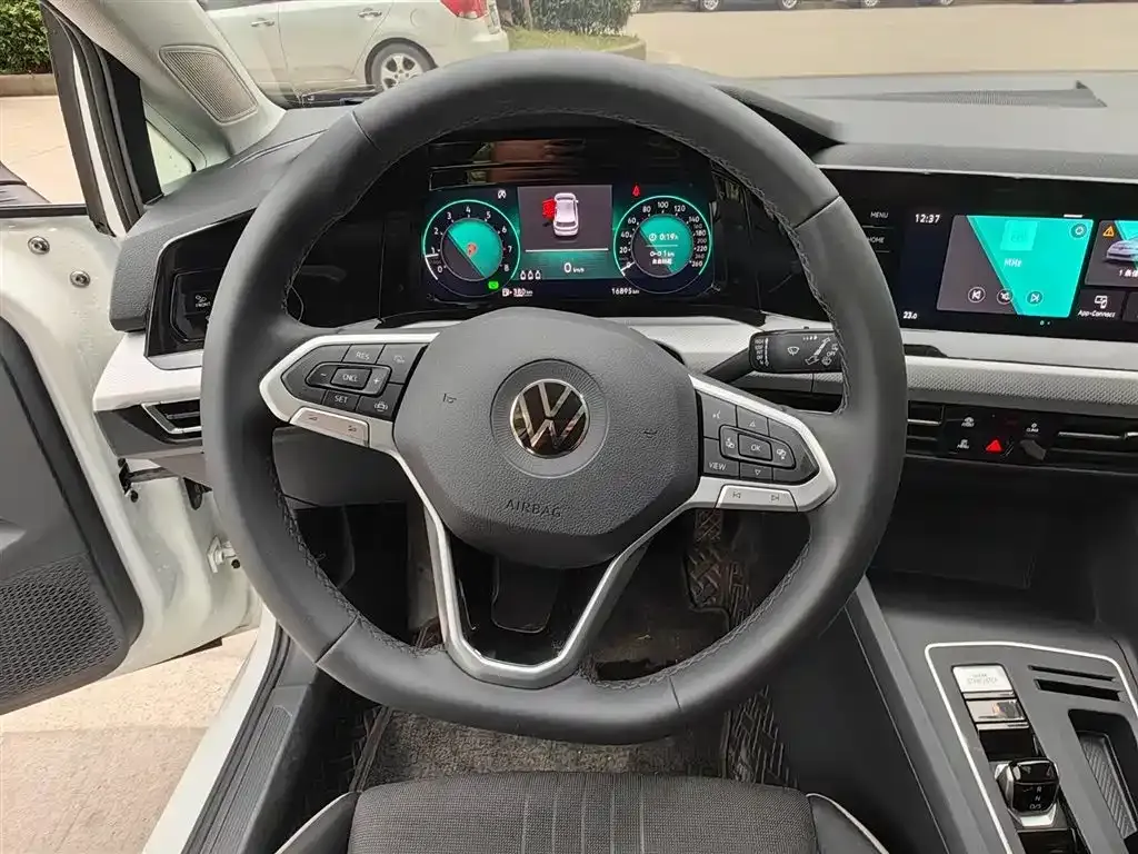 Volkswagen Golf 2022 из CN, фото 9