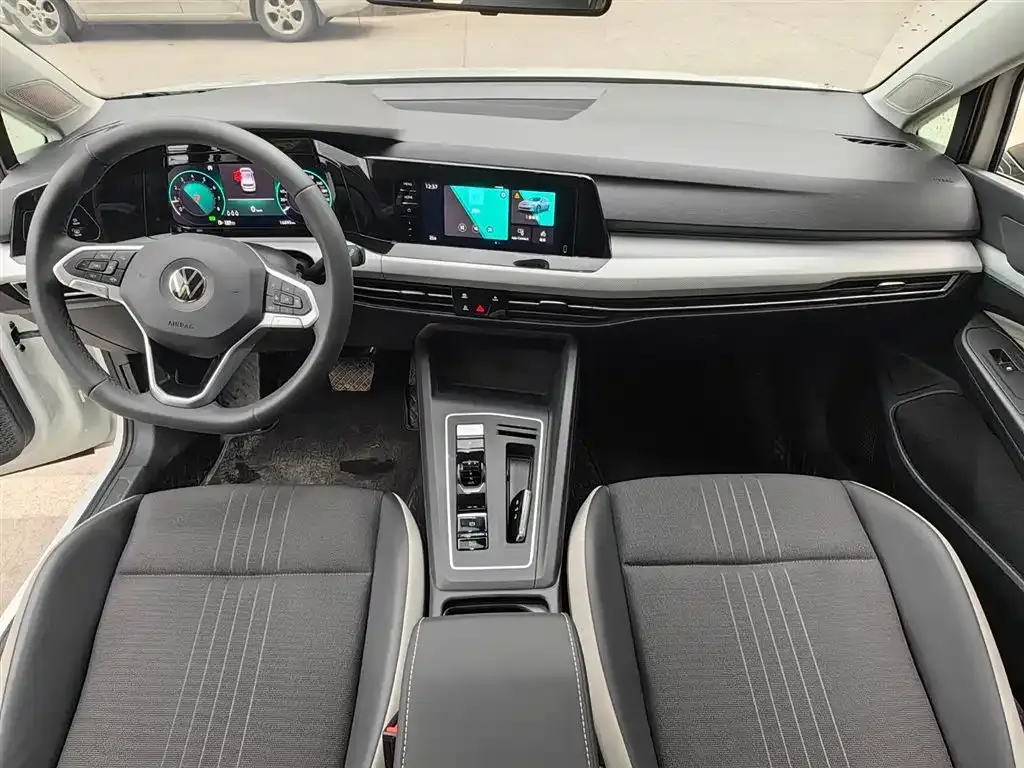Volkswagen Golf 2022 из CN, фото 10