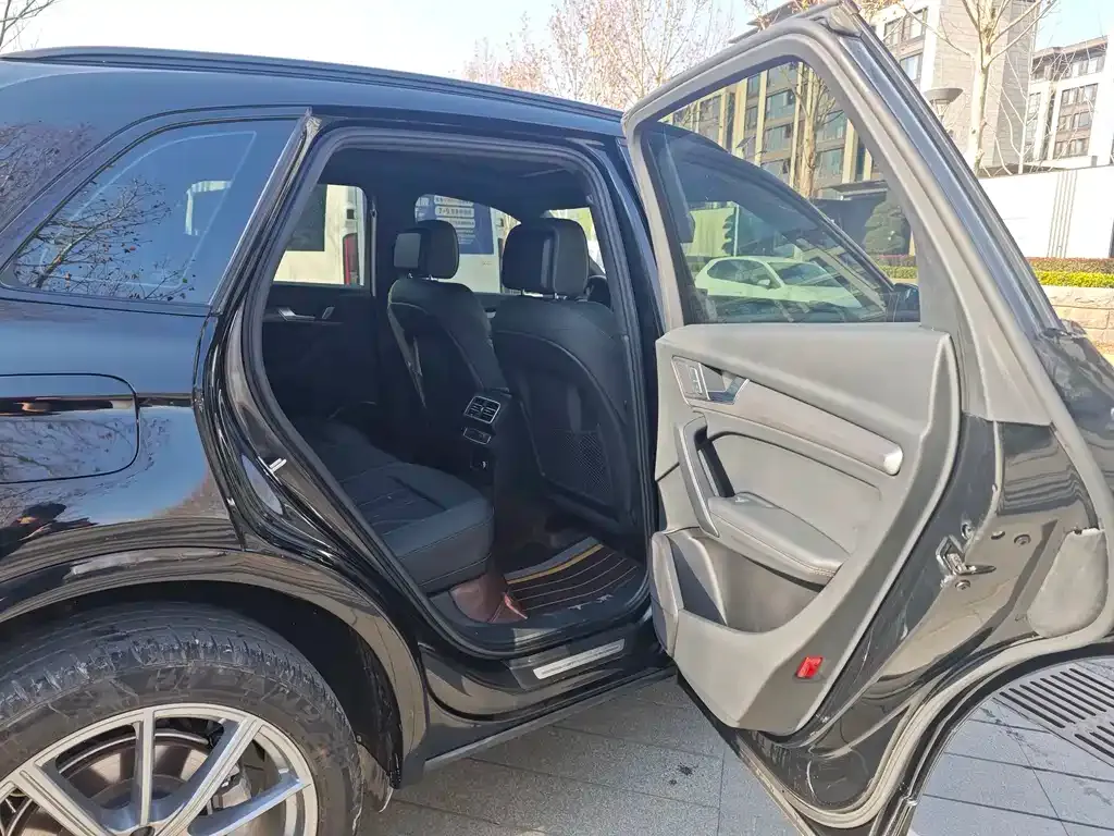 Audi Q5L 2023 из CN, фото 9