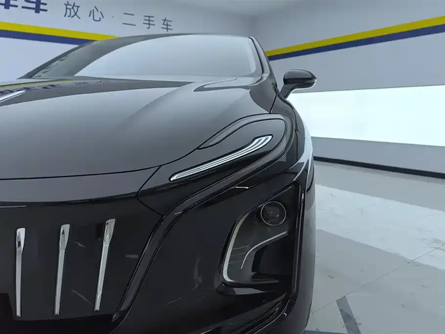 Hongqi E-QM5 — фото 10