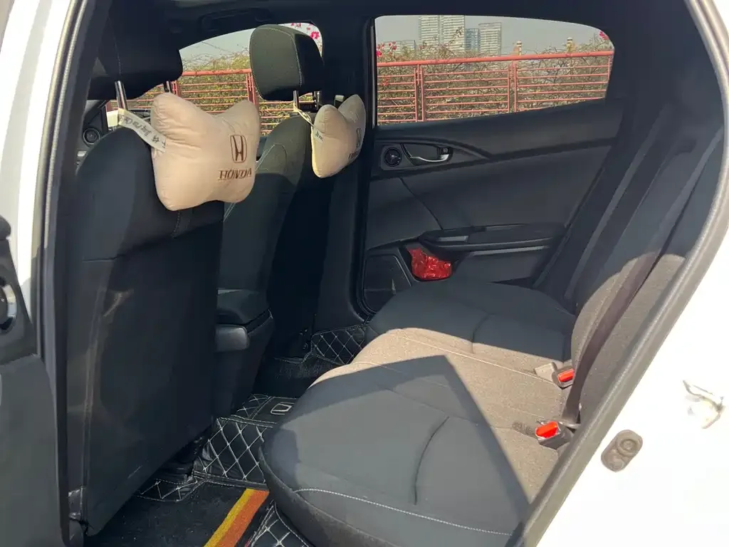 Honda Civic 2022 из CN, фото 2