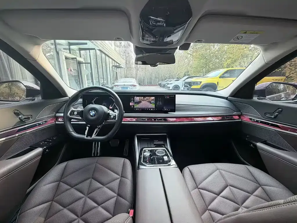 BMW 7 Series 2024 из CN, фото 2
