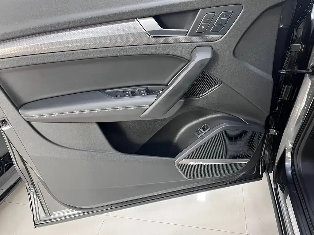 Audi Q5L 2022 из CN, фото 7