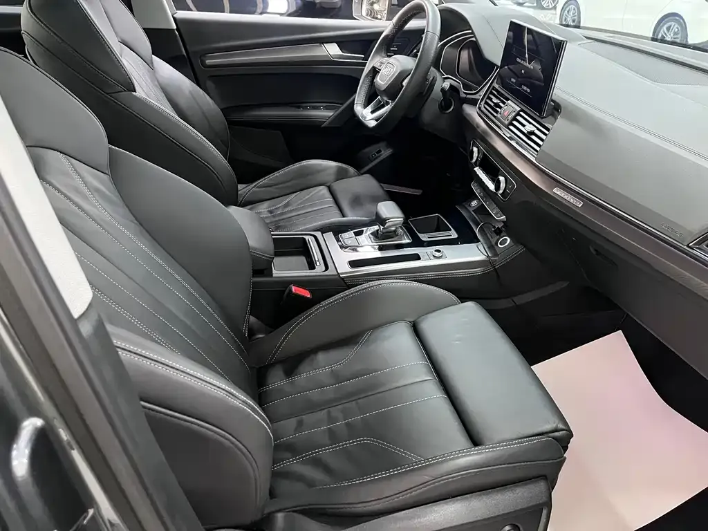 Audi Q5L 2022 из CN, фото 2