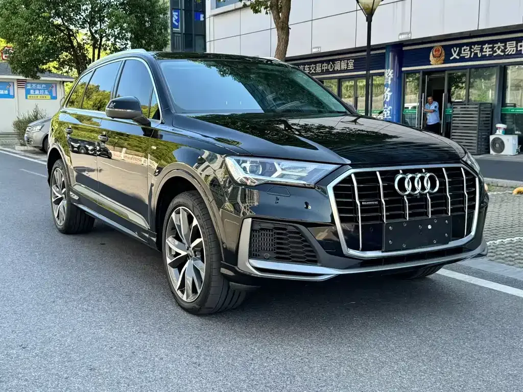 Audi Q7 2022 из CN, фото 1