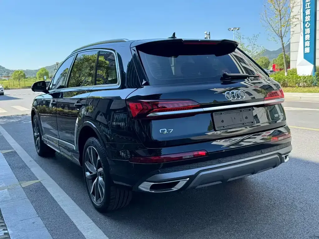 Audi Q7 2022 из CN, фото 4