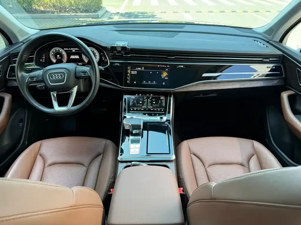 Audi Q7 2022 из CN, фото 5