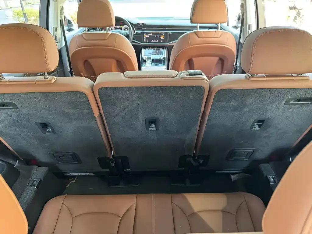 Audi Q7 2022 из CN, фото 2