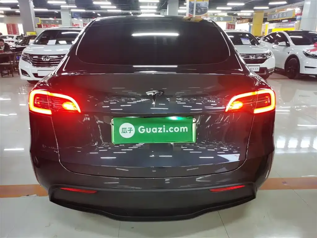 Tesla Model Y 2024 из CN, фото 2