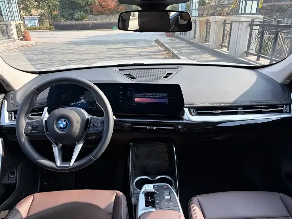 BMW iX1 2025 из CN, фото 7