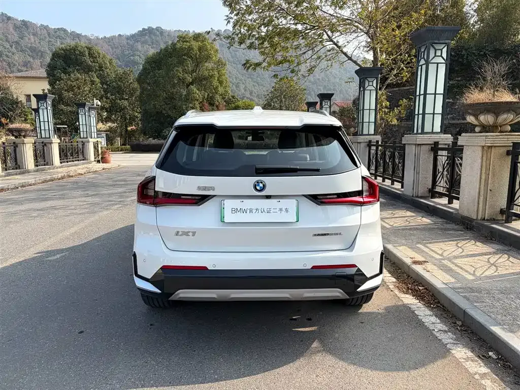 BMW iX1 2025 из CN, фото 9