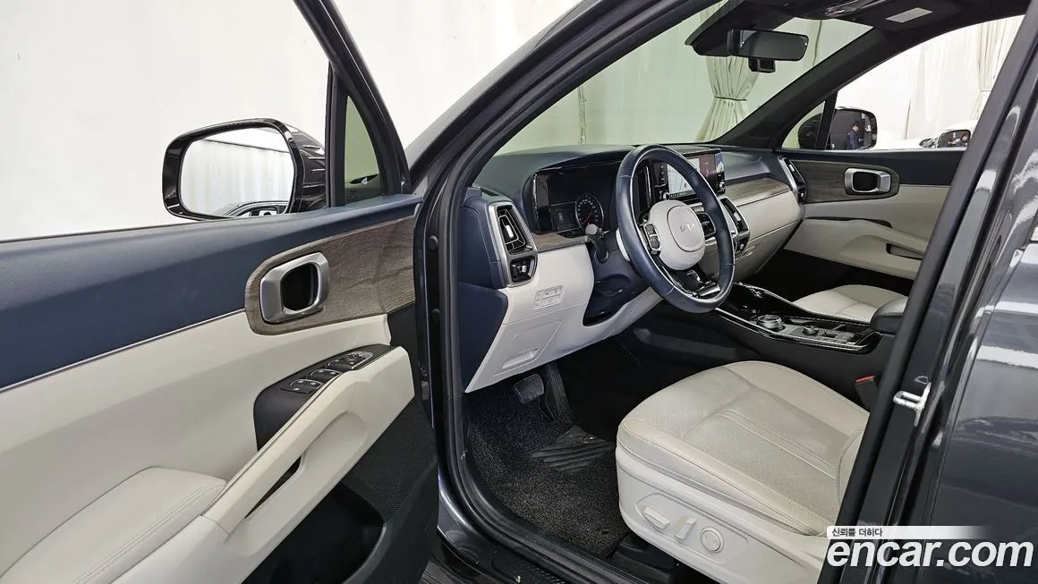 Kia Sorento — фото 7