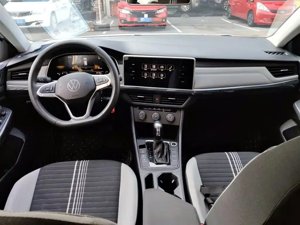 Volkswagen Bora 2023 из CN, фото 8