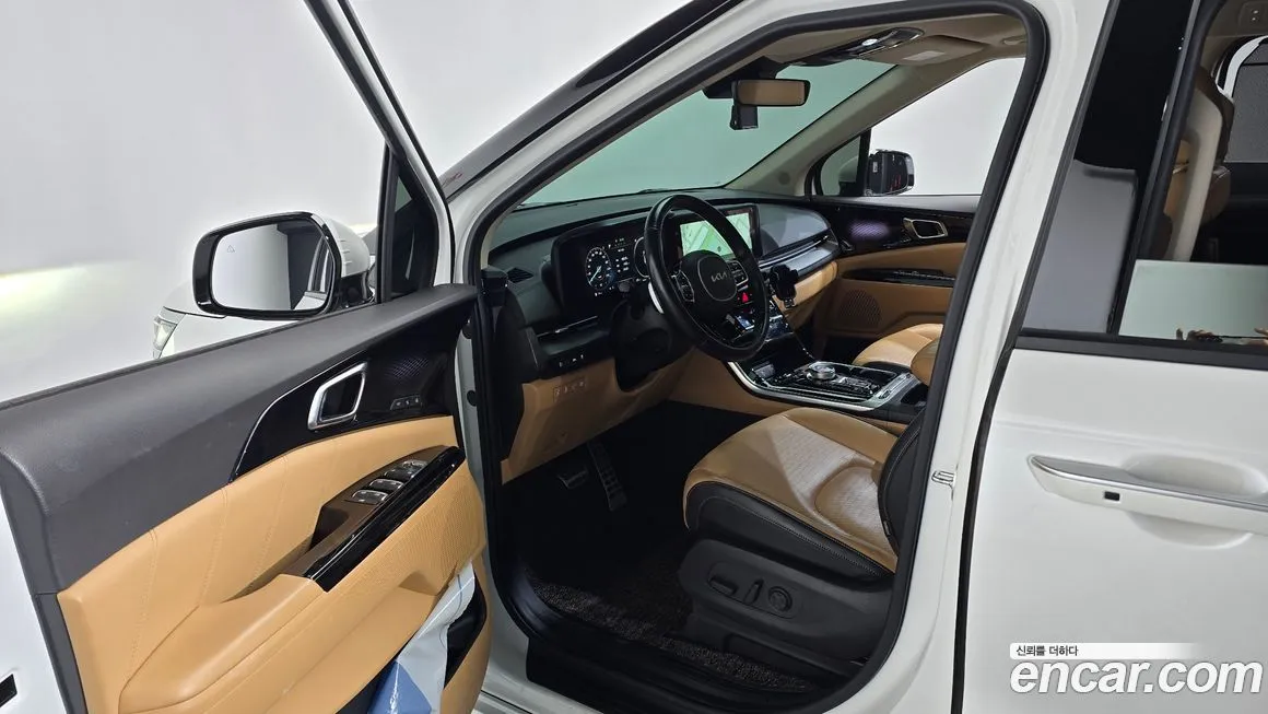 Kia Carnival — фото 10
