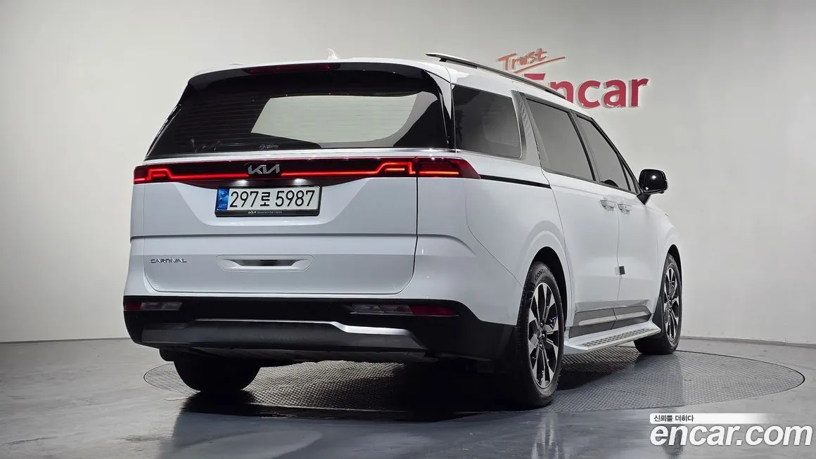Kia Carnival — фото 2