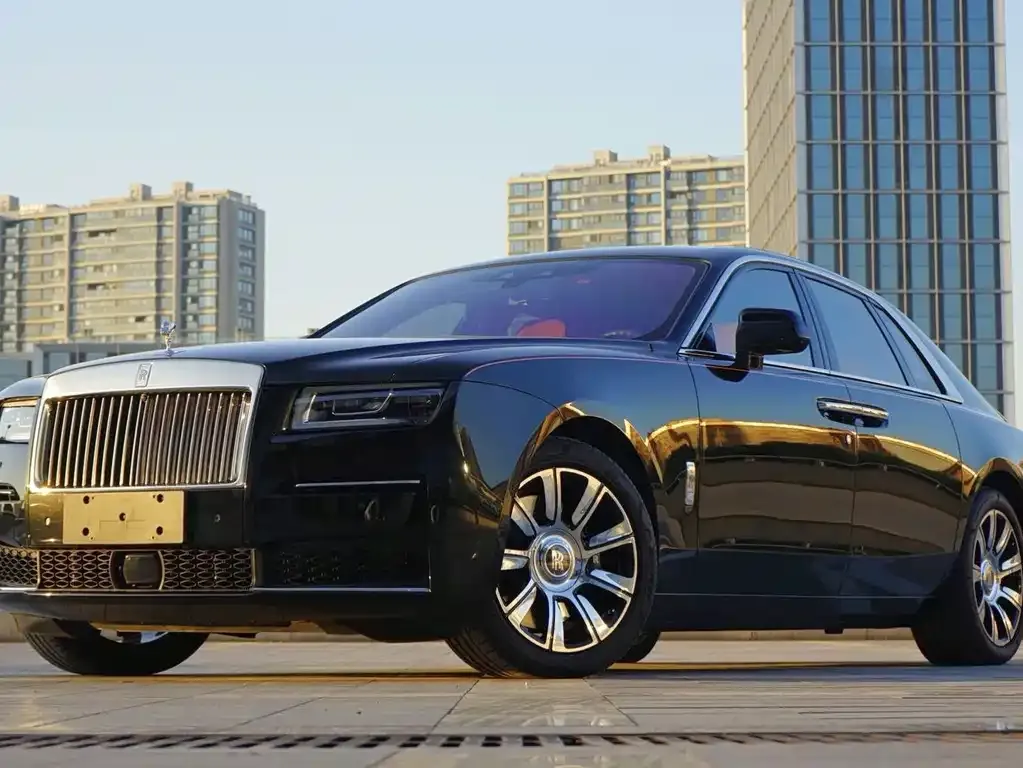 Rolls-Royce Ghost — фото 1