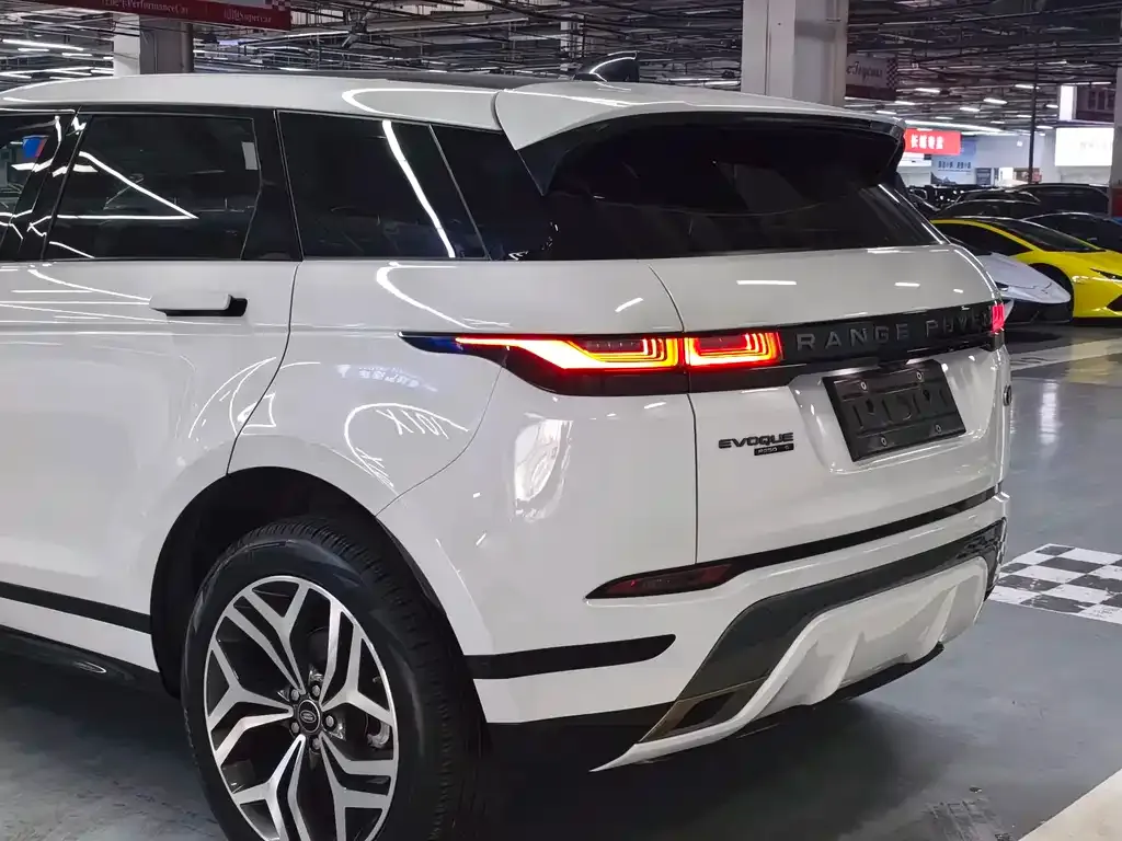 Land Rover Evoque — фото 10