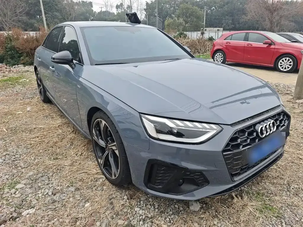 Audi A4L 2022 из CN, фото 6
