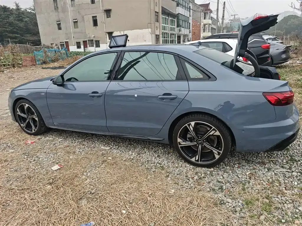 Audi A4L 2022 из CN, фото 10