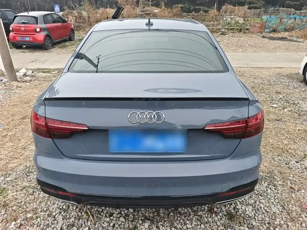 Audi A4L 2022 из CN, фото 2