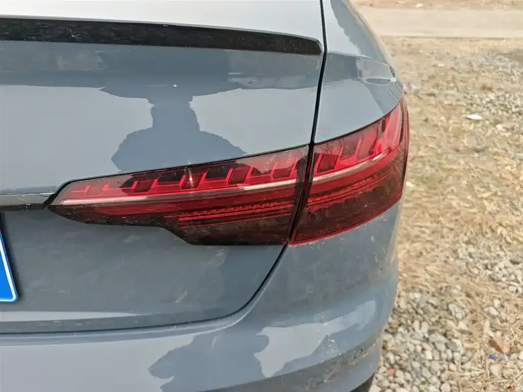 Audi A4L 2022 из CN, фото 5