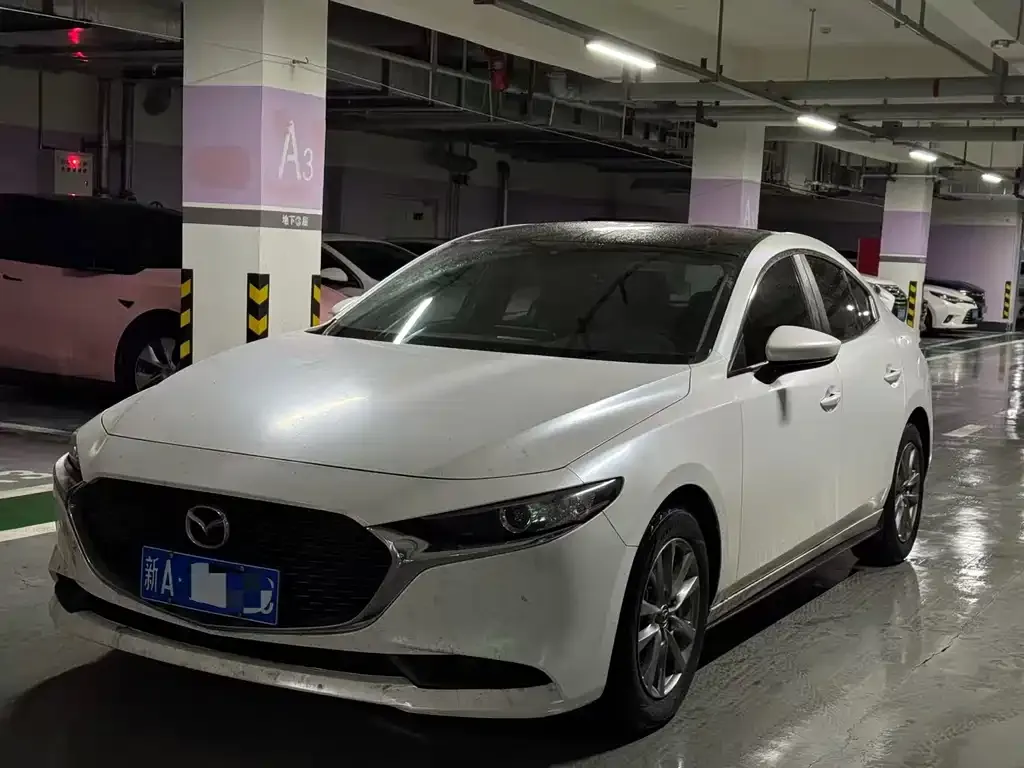 Mazda 3 Axela 2022 из CN, фото 1