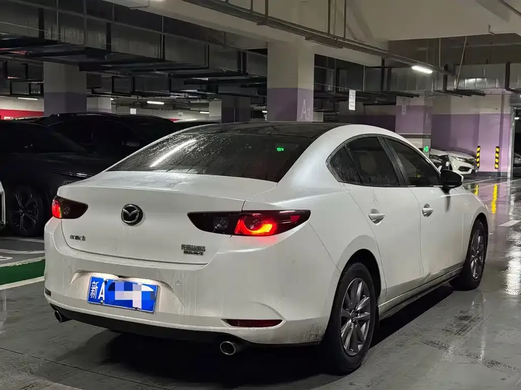 Mazda 3 Axela 2022 из CN, фото 2