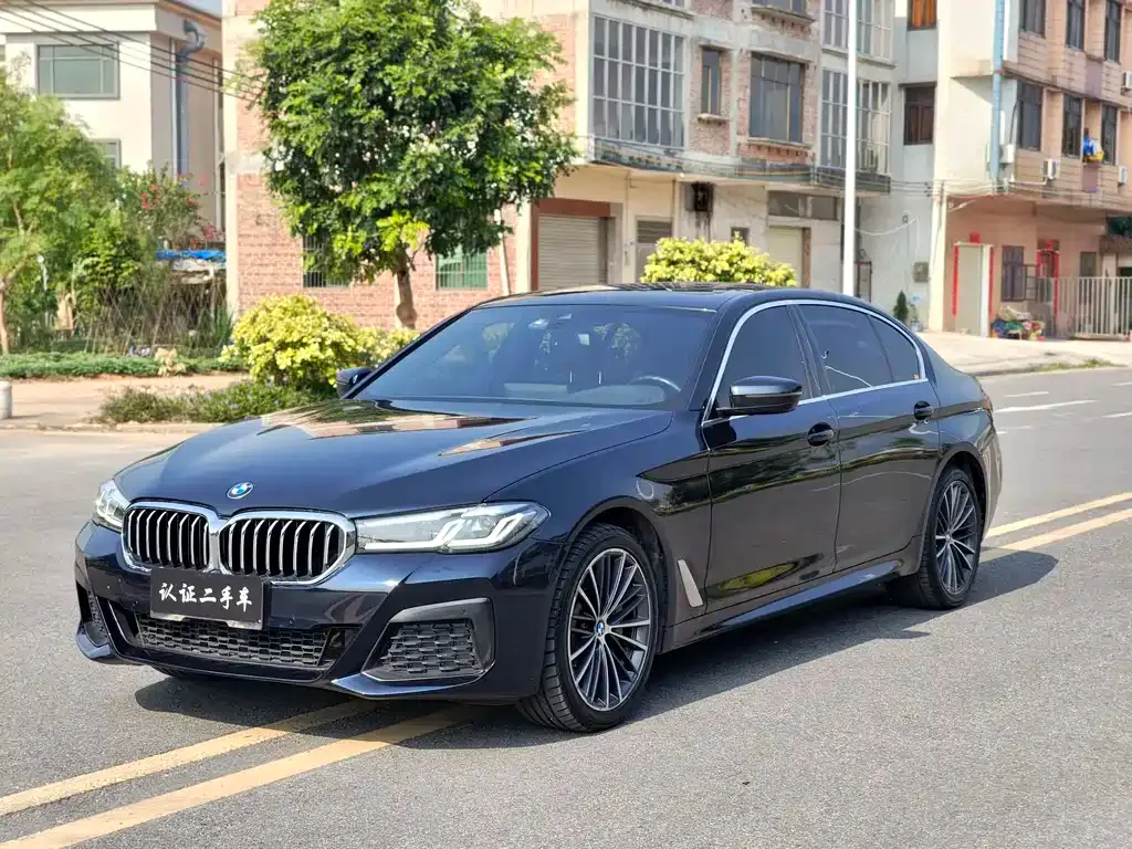 BMW 5 Series — фото 1