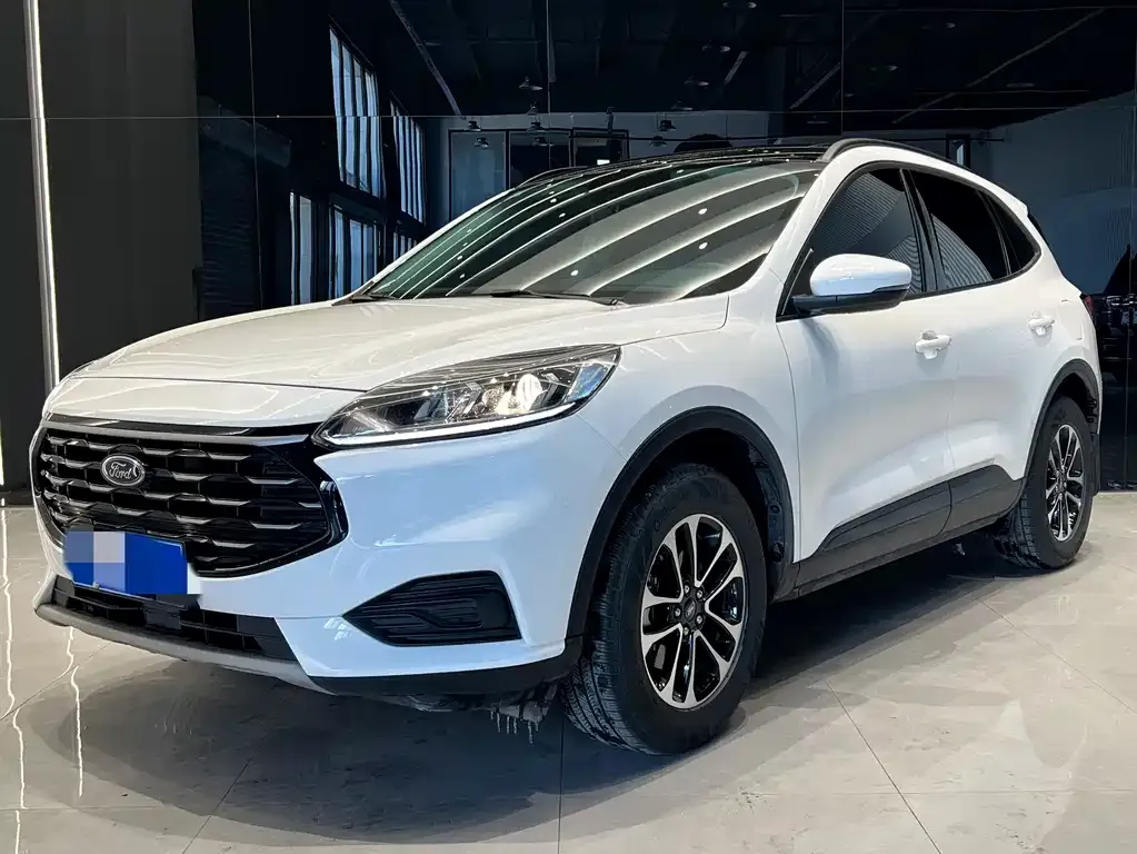 Ford Escape 2023 из CN, фото 1