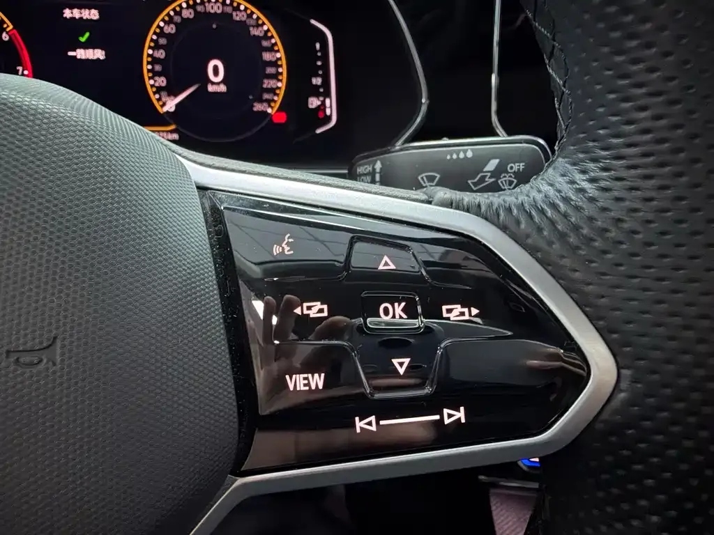 Volkswagen Passat 2023 из CN, фото 10