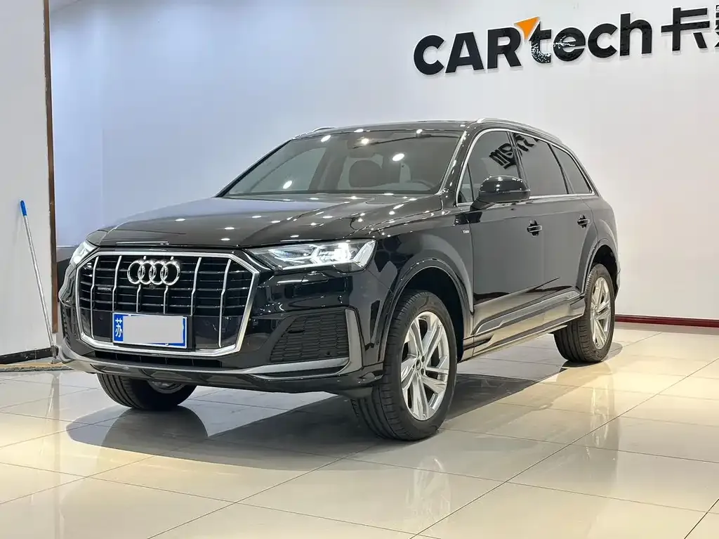 Audi Q7 2023 из CN, фото 1