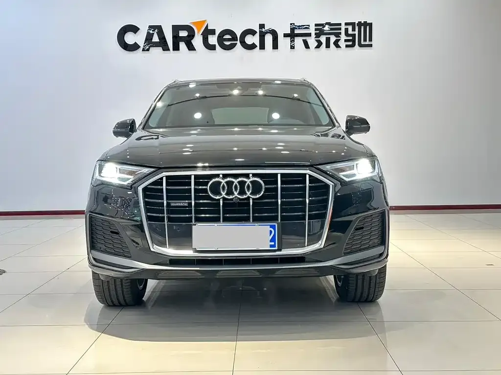 Audi Q7 2023 из CN, фото 7
