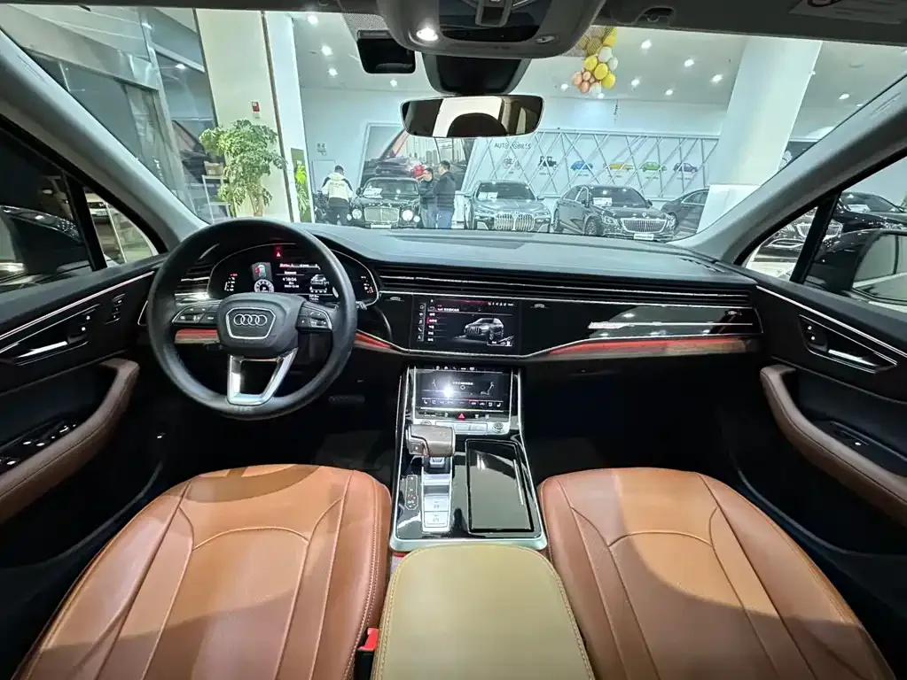 Audi Q7 2023 из CN, фото 8