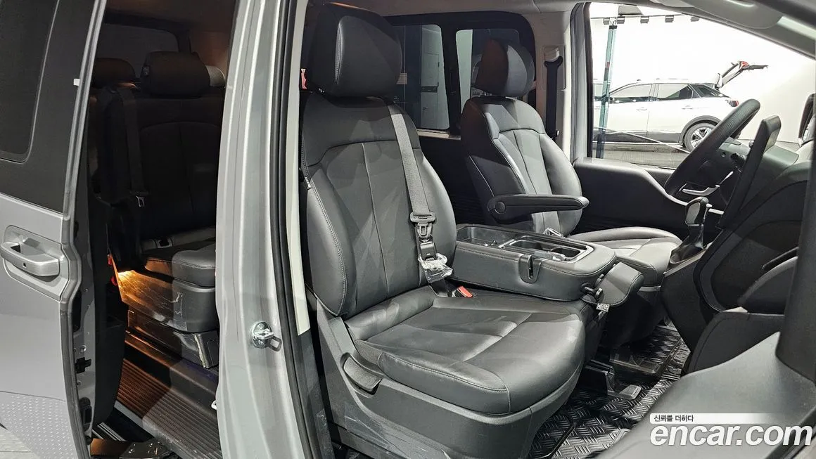 Hyundai Staria 2025 из KR, фото 8