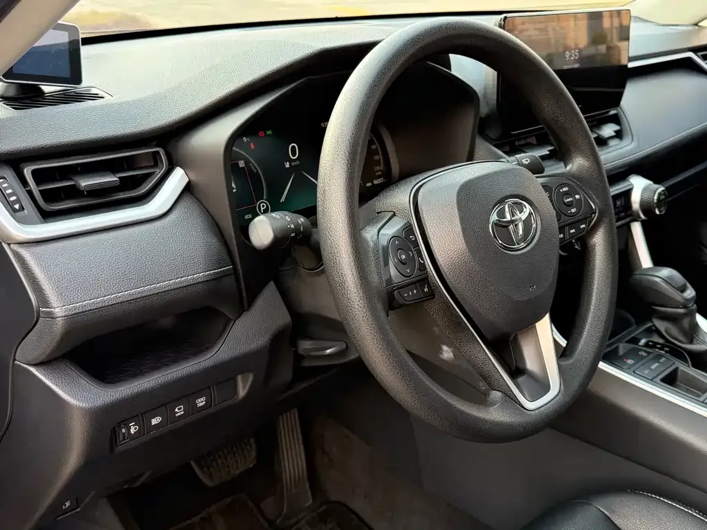 Toyota RAV4 2024 из CN, фото 3