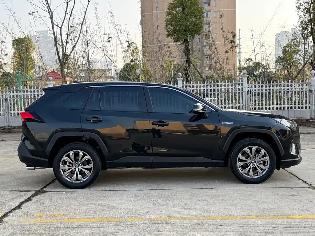 Toyota RAV4 2024 из CN, фото 8