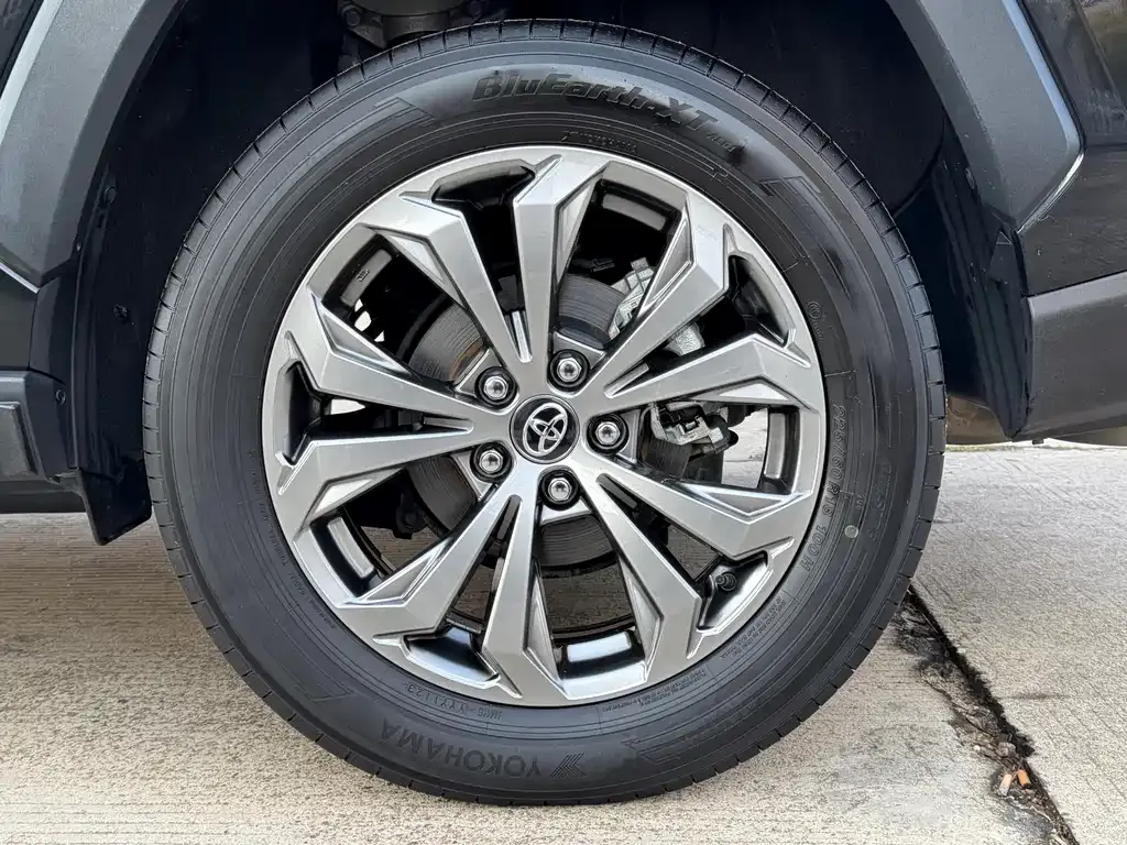 Toyota RAV4 2024 из CN, фото 9
