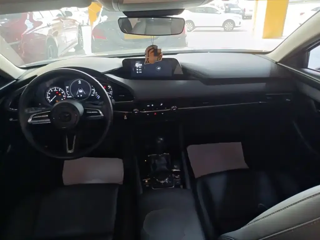 Mazda 3 Axela 2023 из CN, фото 2