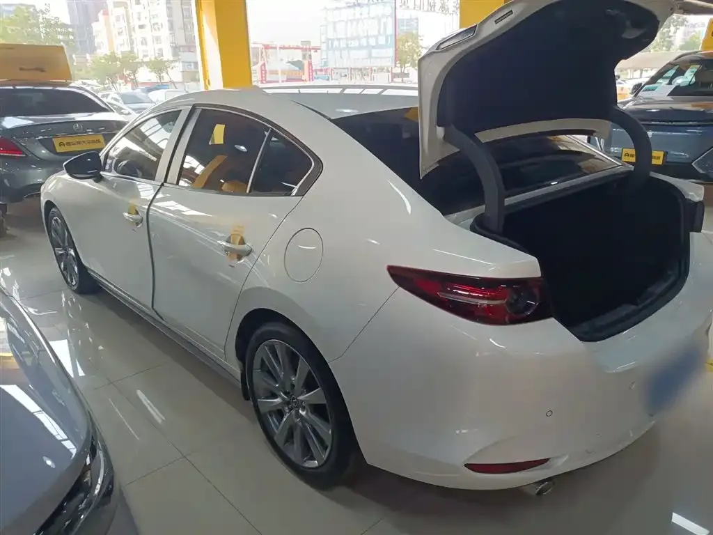 Mazda 3 Axela 2023 из CN, фото 5