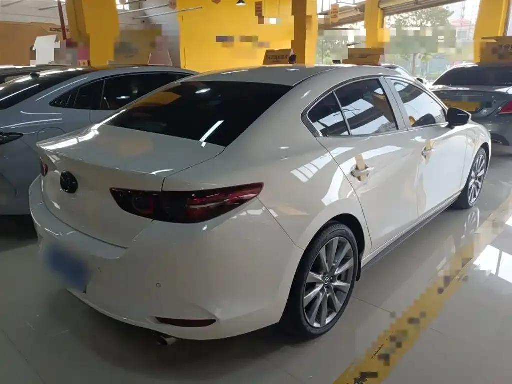 Mazda 3 Axela 2023 из CN, фото 7